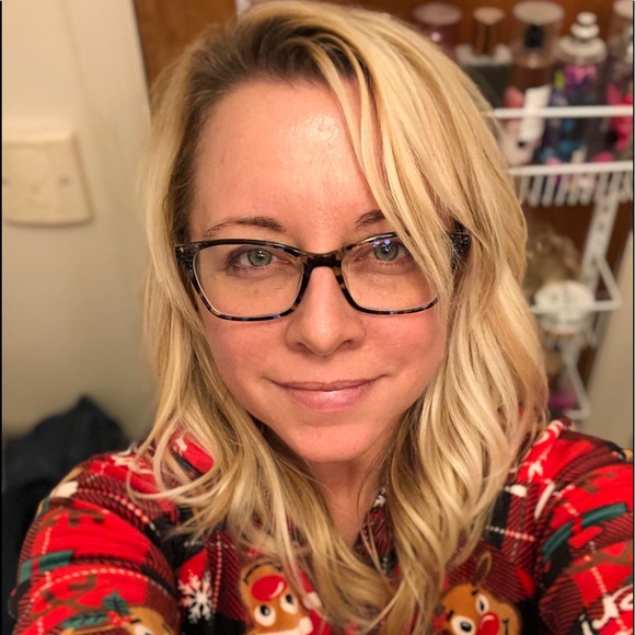 Meet your Posher, Carrie - Picture 5 of 5